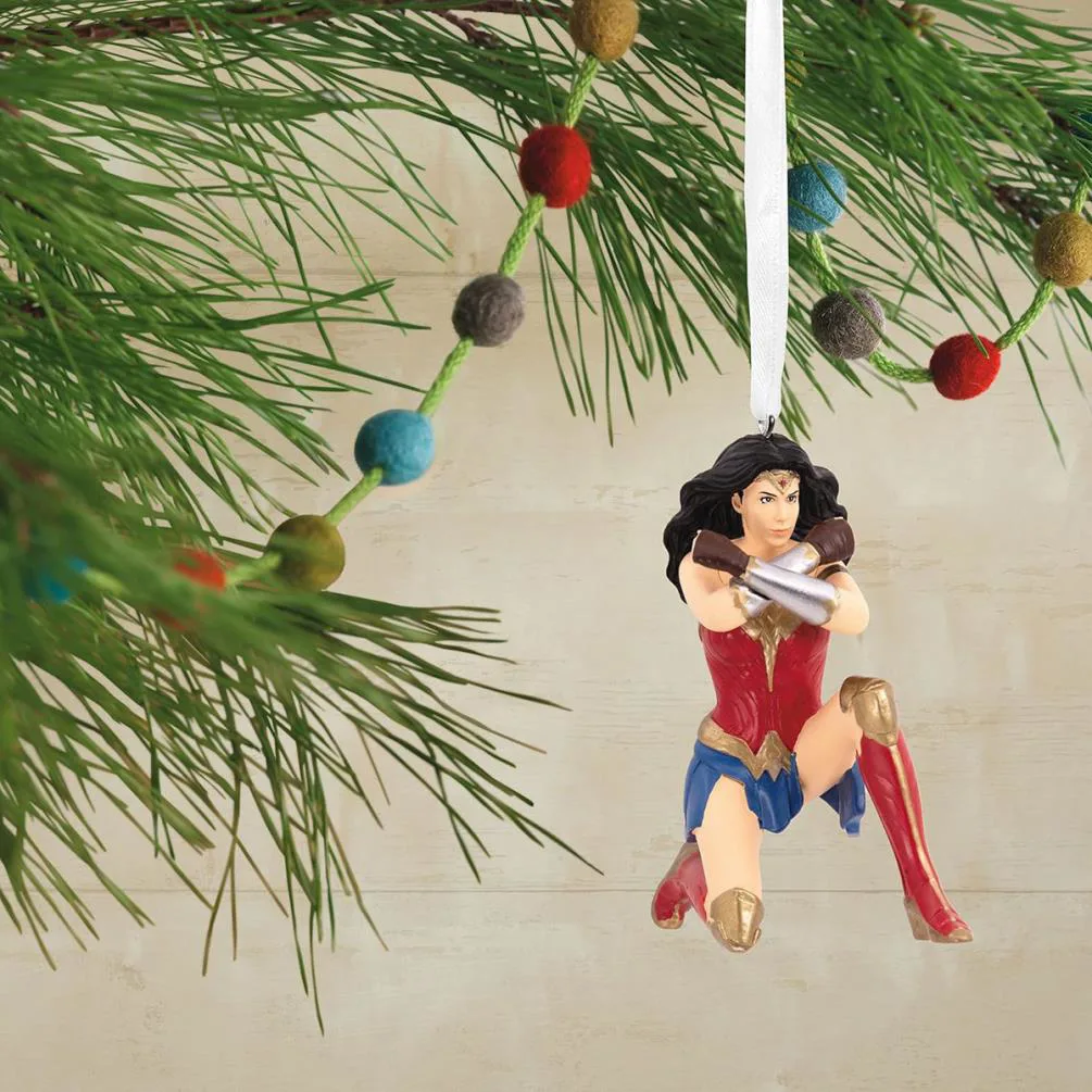 DC Comics Wonder Woman Hanging Resin Figure Extra Image 2
