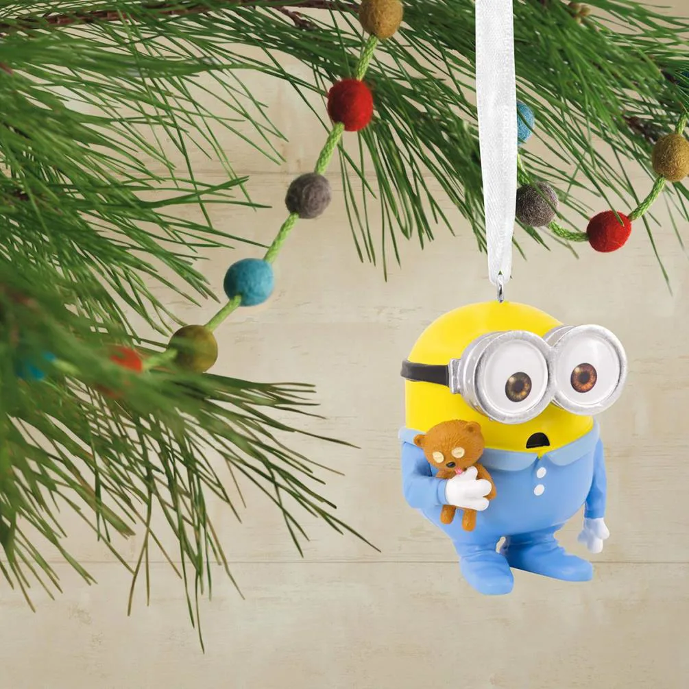 Minions Bob in Pyjamas Hanging Resin Figure Extra Image 1